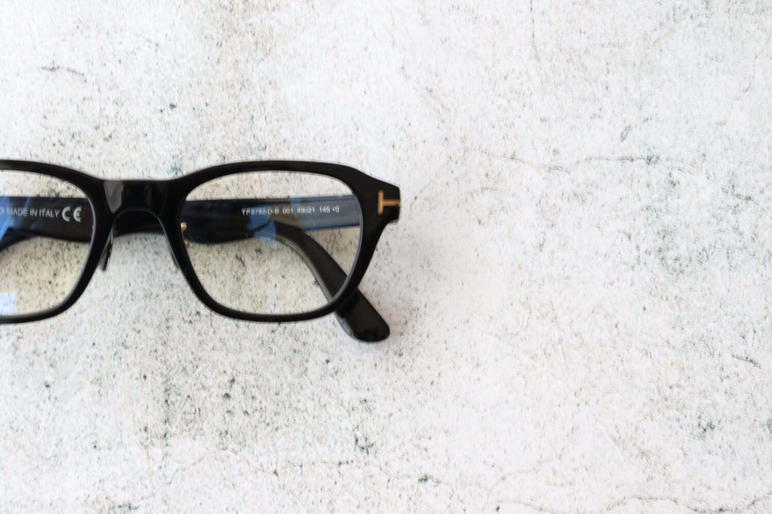 雑誌『LEON』掲載商品 TF5782DB-49001【TOMFORD/トムフォード】 | ジャーナル | Visio eyewear shop